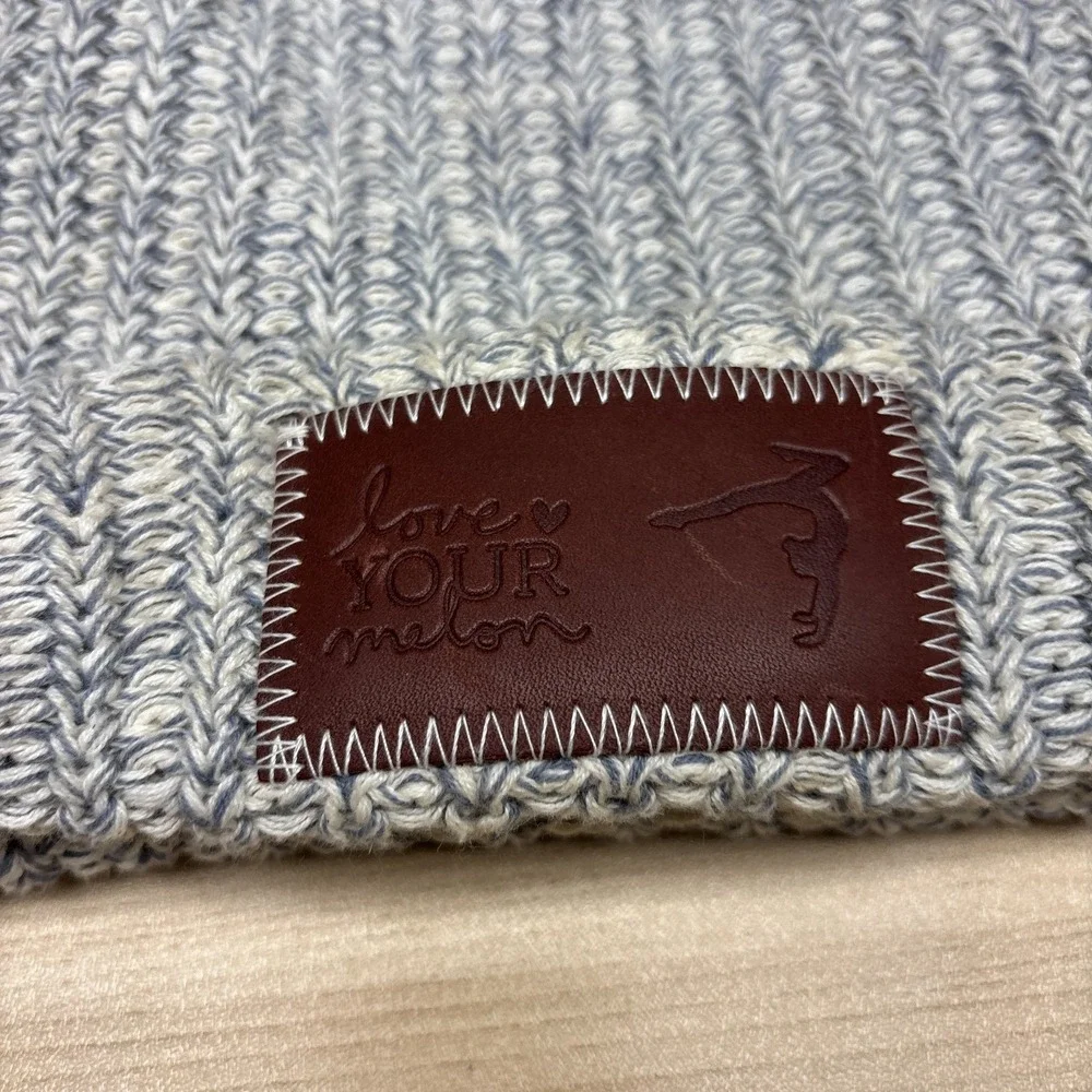 Love Your Melon Hat Beanie Womens‎ One Size Gray Knit Gymnastics Pom Pom Winter